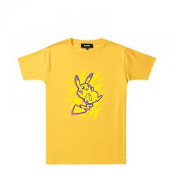 เสื้อโปโลโปเกมอน Pikachu เสื้อยืดเด็กผู้ชายสีดําเสื้อยืด